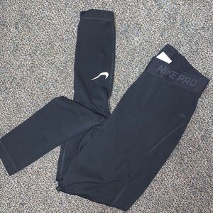 Black Nike leggings